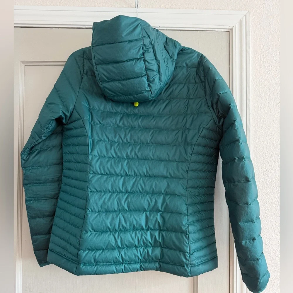 Women’s Patagonia Teal Puffer Jacket with Hood Size Medium - Picture 3 of 6